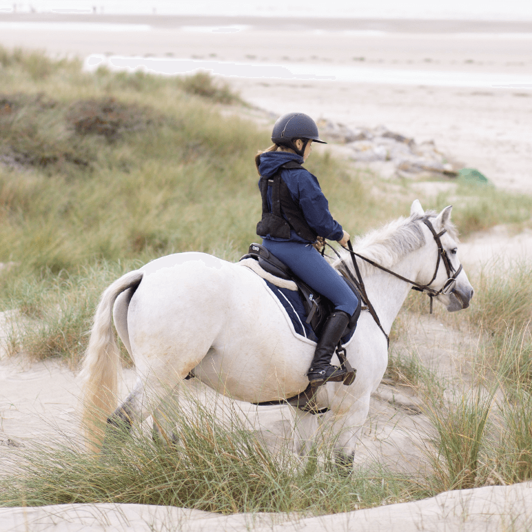 Doudoune femme à capuche pour l'équitation